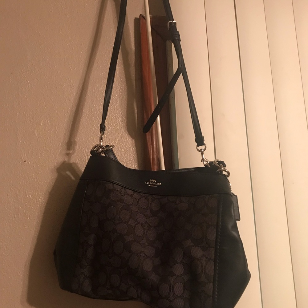 Authentic Coach small Crossbody!!